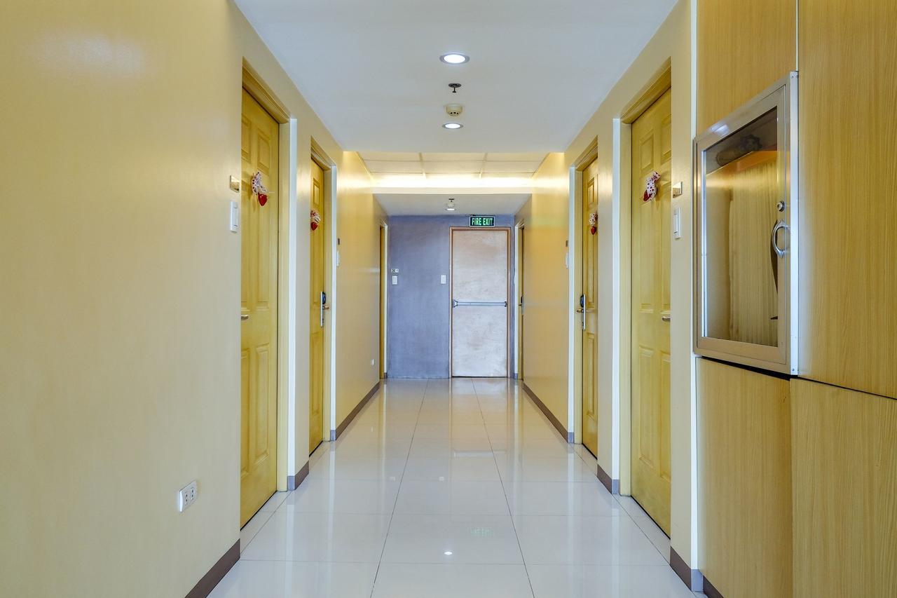 Zen Rooms Zobel Roxas Street Makati Makati City Exterior photo