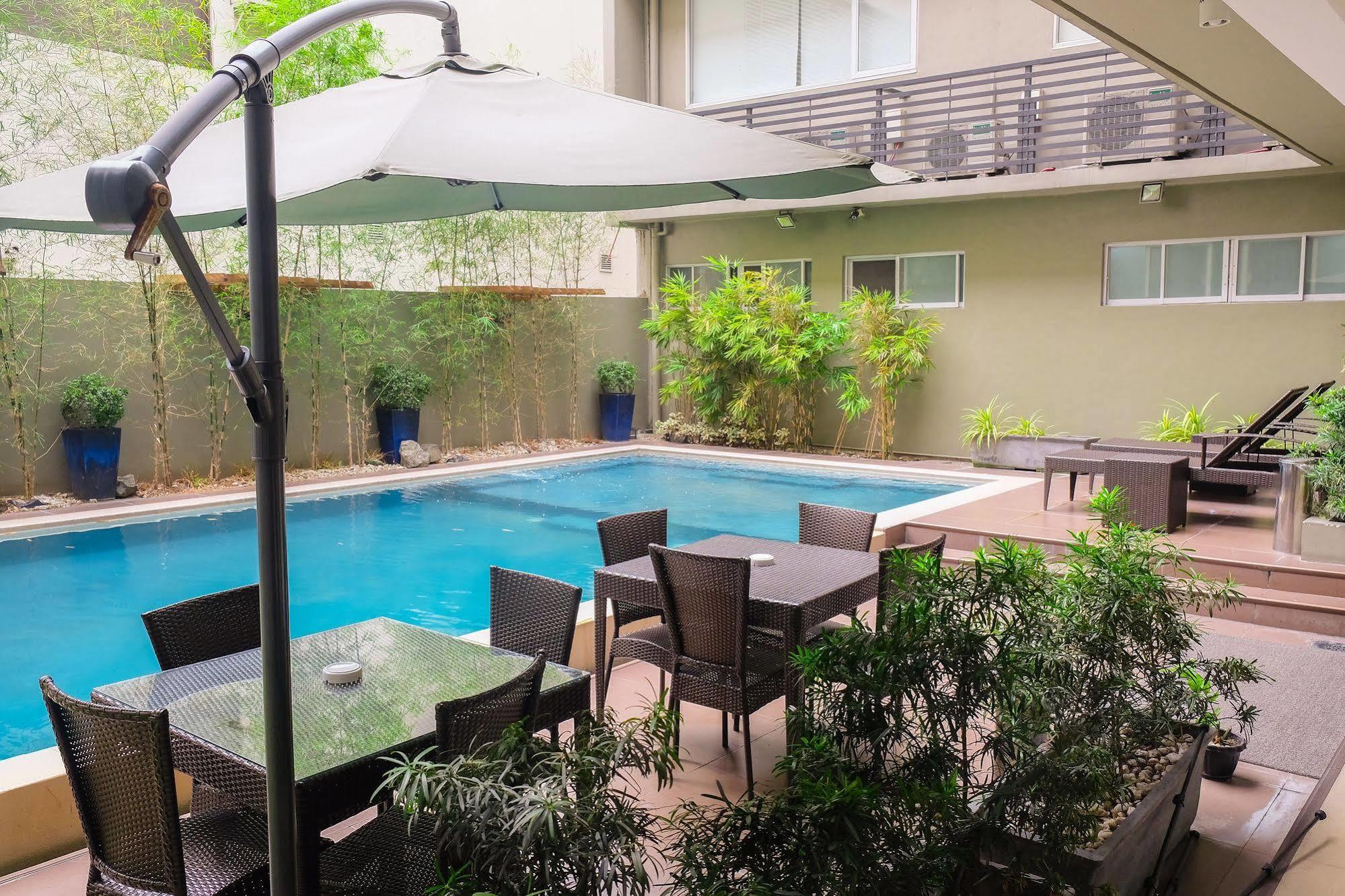Zen Rooms Zobel Roxas Street Makati Makati City Exterior photo